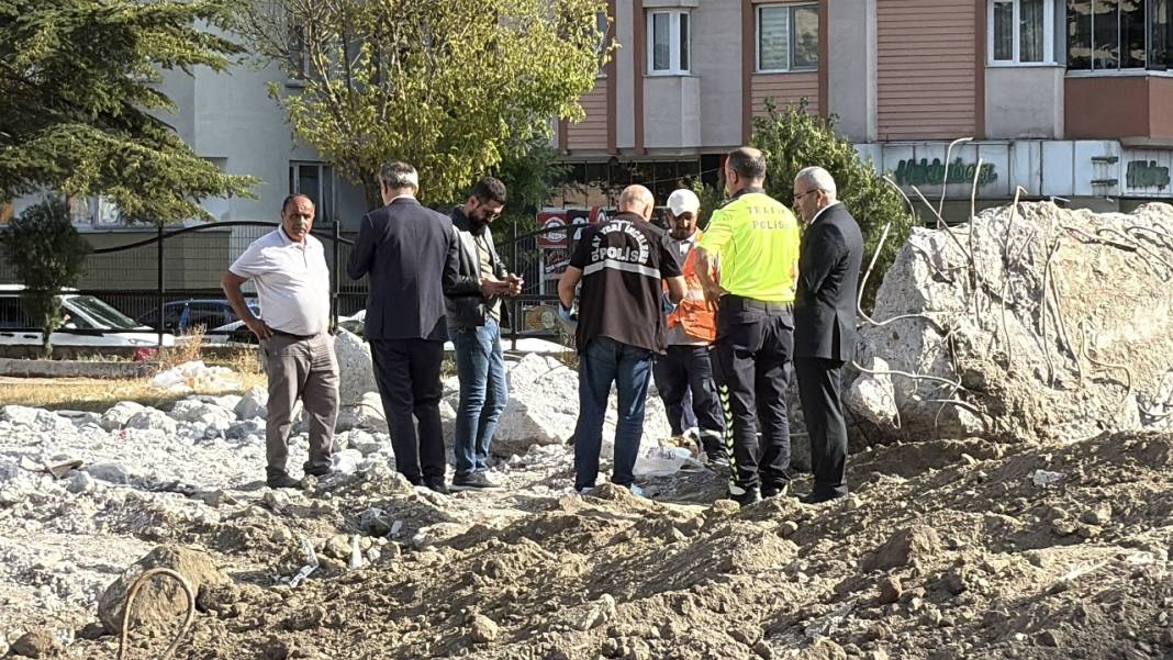 Tüyler ürperten olay! Yıkım çalışması yapılırken bulundu 3
